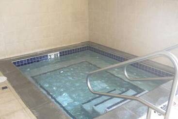 Astoria Hotel & Suites   Glendive