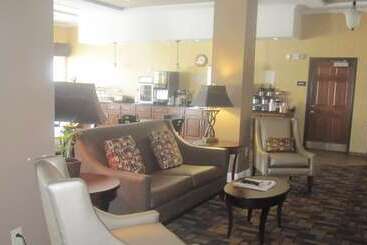 Astoria Hotel & Suites   Glendive