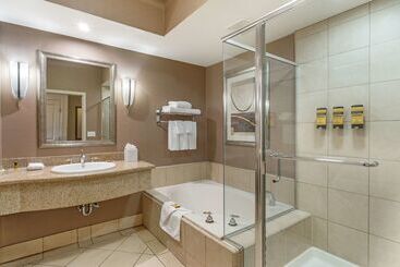 هتل Best Western Plus Bayside