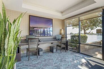 هتل Best Western Plus Bayside