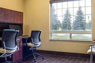هتل Comfort Suites
