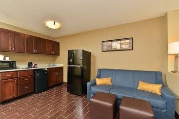 هتل Comfort Suites