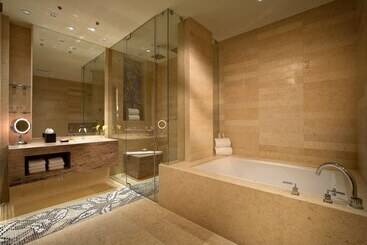 Eb Hotel Miami Airport
