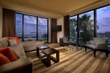 Eb Hotel Miami Airport