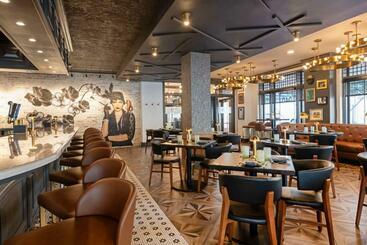 هتل Flor Tampa Downtown, Tapestry Collection By Hilton