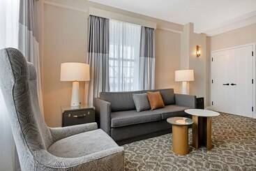 هتل Flor Tampa Downtown, Tapestry Collection By Hilton