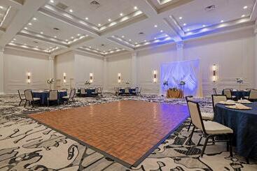 هتل Flor Tampa Downtown, Tapestry Collection By Hilton