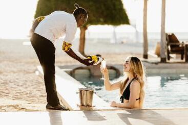 هتل Gold Zanzibar Beach House & Spa