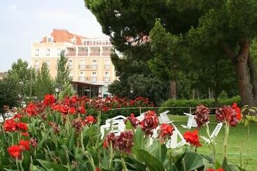 Gran Hotel Aqualange   Balneario De Alange