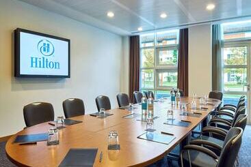 هتل Hilton At St George S Park, Burton Upon Trent