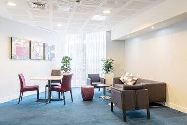 هتل Holiday Inn Express Birmingham   Snow Hill, An Ihg