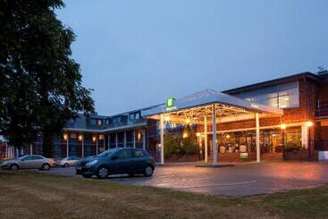 هتل Holiday Inn Luton South M1 Junction 9