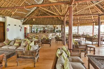 هتل Kena Beach