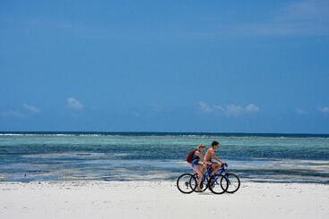 هتل Kena Beach