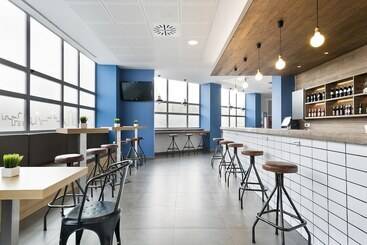 هتل Madrid Airport Suites, Affiliated By Meliá
