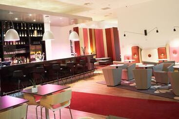 هتل Mercure Cholet Centre
