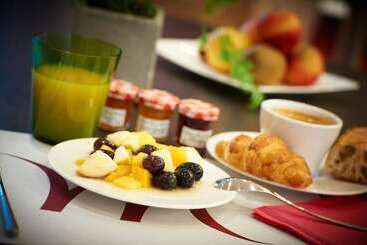 هتل Mercure Cholet Centre
