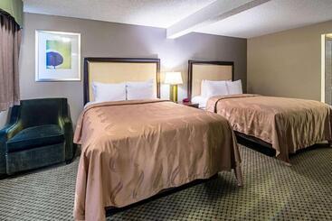 Roosevelt Hotel   Undergoing Improvements