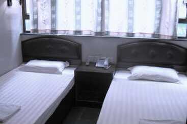 هتل Kowloon Youth Village Tsim Sha Tsui 九龙青年公寓