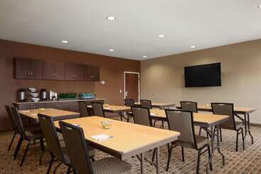 Microtel Inn & Suites By Wyndham St Clairsville   Wheeling