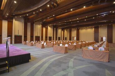 Sofitel Dubai The Palm Resort & Spa
