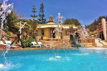 Vila Ana Margarida Beach