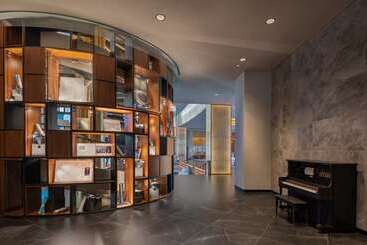 هتل The Wb Abu Dhabi, Curio Collection By Hilton