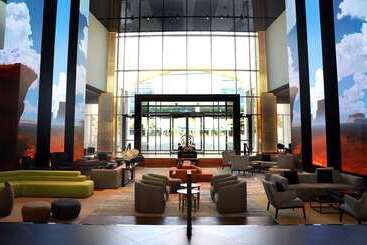 هتل The Wb Abu Dhabi, Curio Collection By Hilton