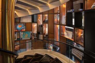 هتل The Wb Abu Dhabi, Curio Collection By Hilton