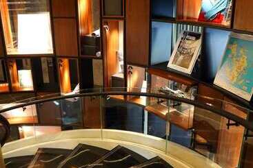 هتل The Wb Abu Dhabi, Curio Collection By Hilton