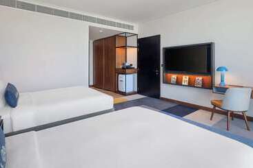 هتل The Wb Abu Dhabi, Curio Collection By Hilton