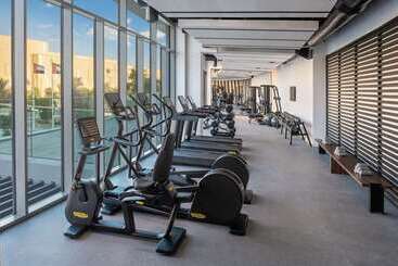 هتل The Wb Abu Dhabi, Curio Collection By Hilton