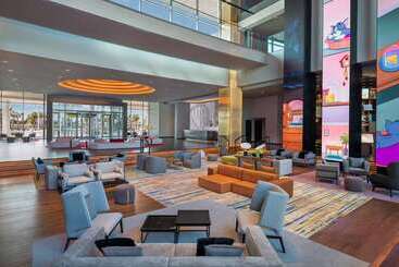 هتل The Wb Abu Dhabi, Curio Collection By Hilton