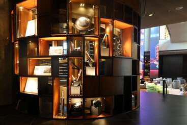 هتل The Wb Abu Dhabi, Curio Collection By Hilton