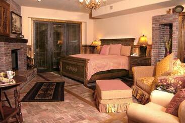 Adobe Grand Villas