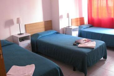 هاستل Hostal Elkano