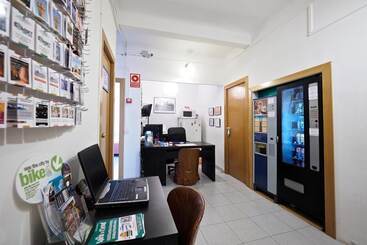 هاستل Hostal Elkano