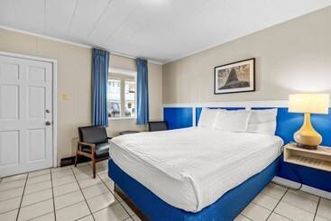 Dolphin Oceanfront Motel   Nags Head