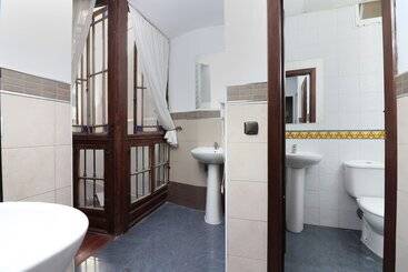 Feel Hostels City Center