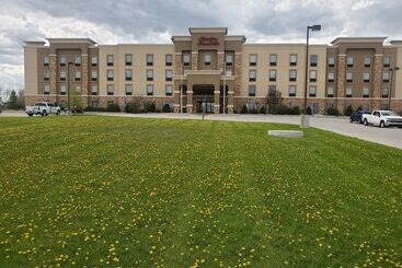 Hampton Inn & Suites Jamestown, Nd