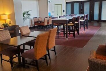 Hampton Inn & Suites Jamestown, Nd
