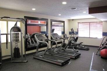 Hampton Inn & Suites Jamestown, Nd