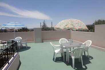 مسافرخانه Mirasol