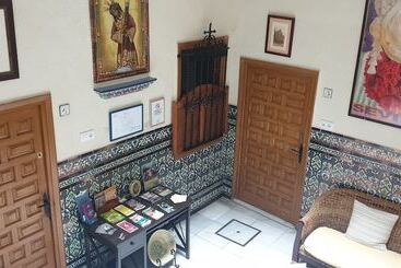 مسافرخانه Pension Catedral