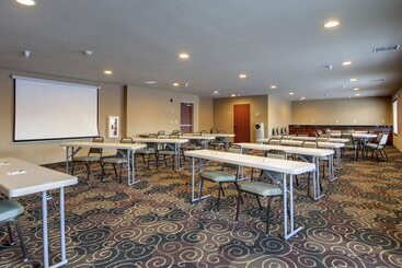 ホテル Cobblestone Inn & Suites  Rugby