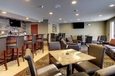 ホテル Cobblestone Inn & Suites  Rugby
