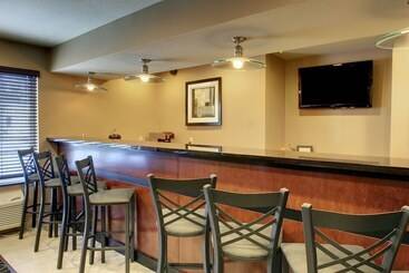 ホテル Cobblestone Inn & Suites  Rugby