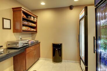 ホテル Cobblestone Inn & Suites  Rugby