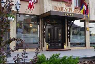 هتل Daily Plaza