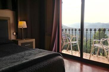 هتل El Petit Mirador